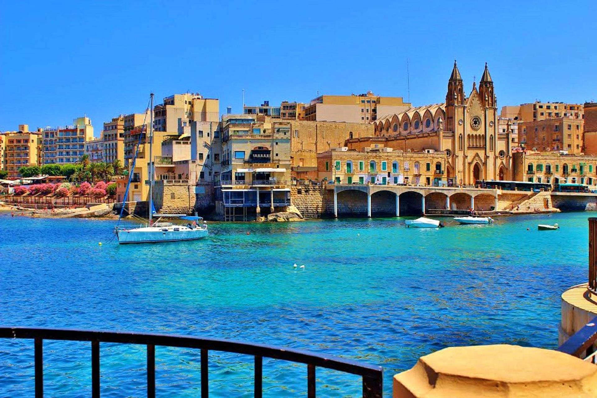 Stylish Penthouse Rooftop Hot Tub Harbour Views Apartment Sliema