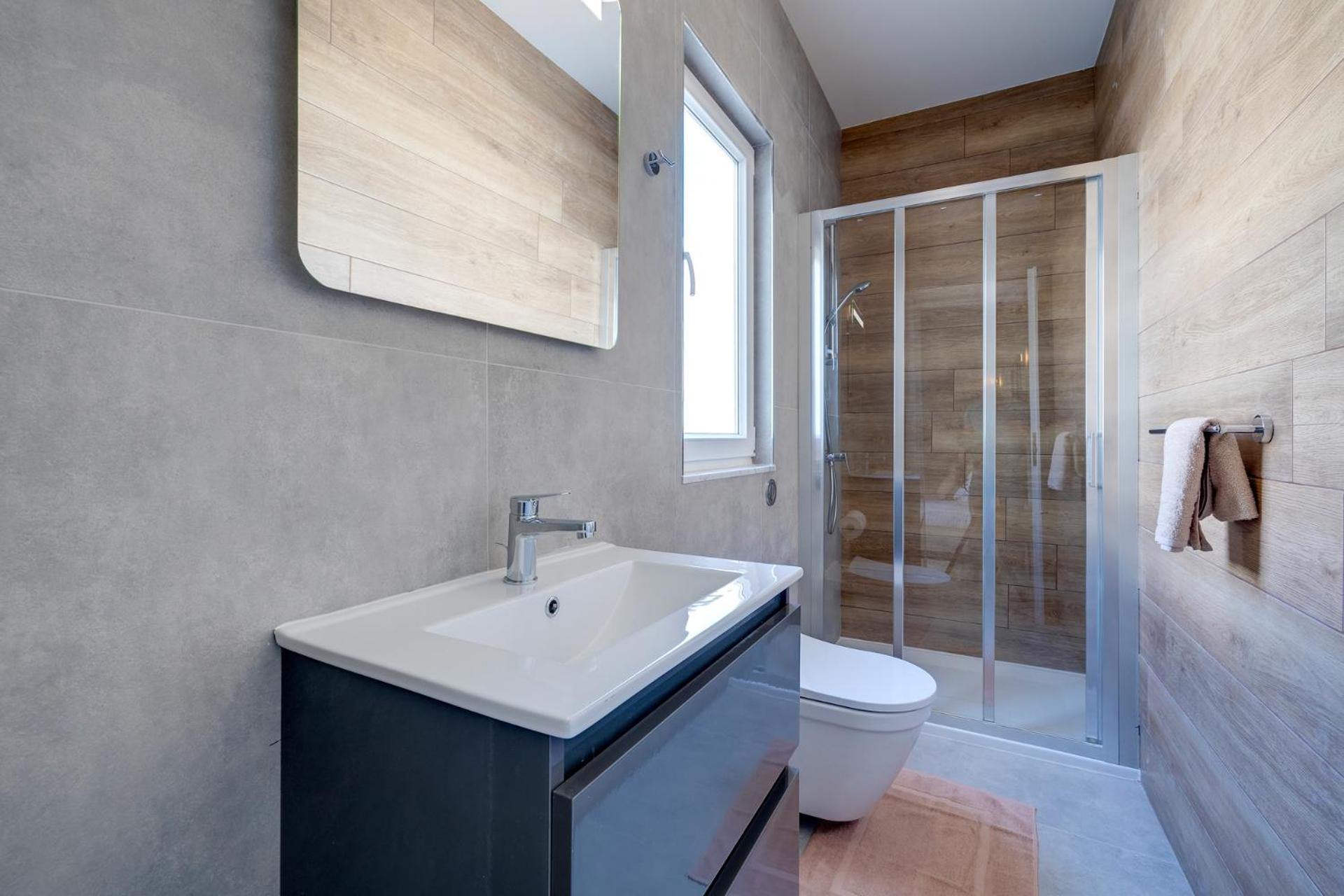 Apartment Stylish Penthouse Rooftop Hot Tub Harbour Views *