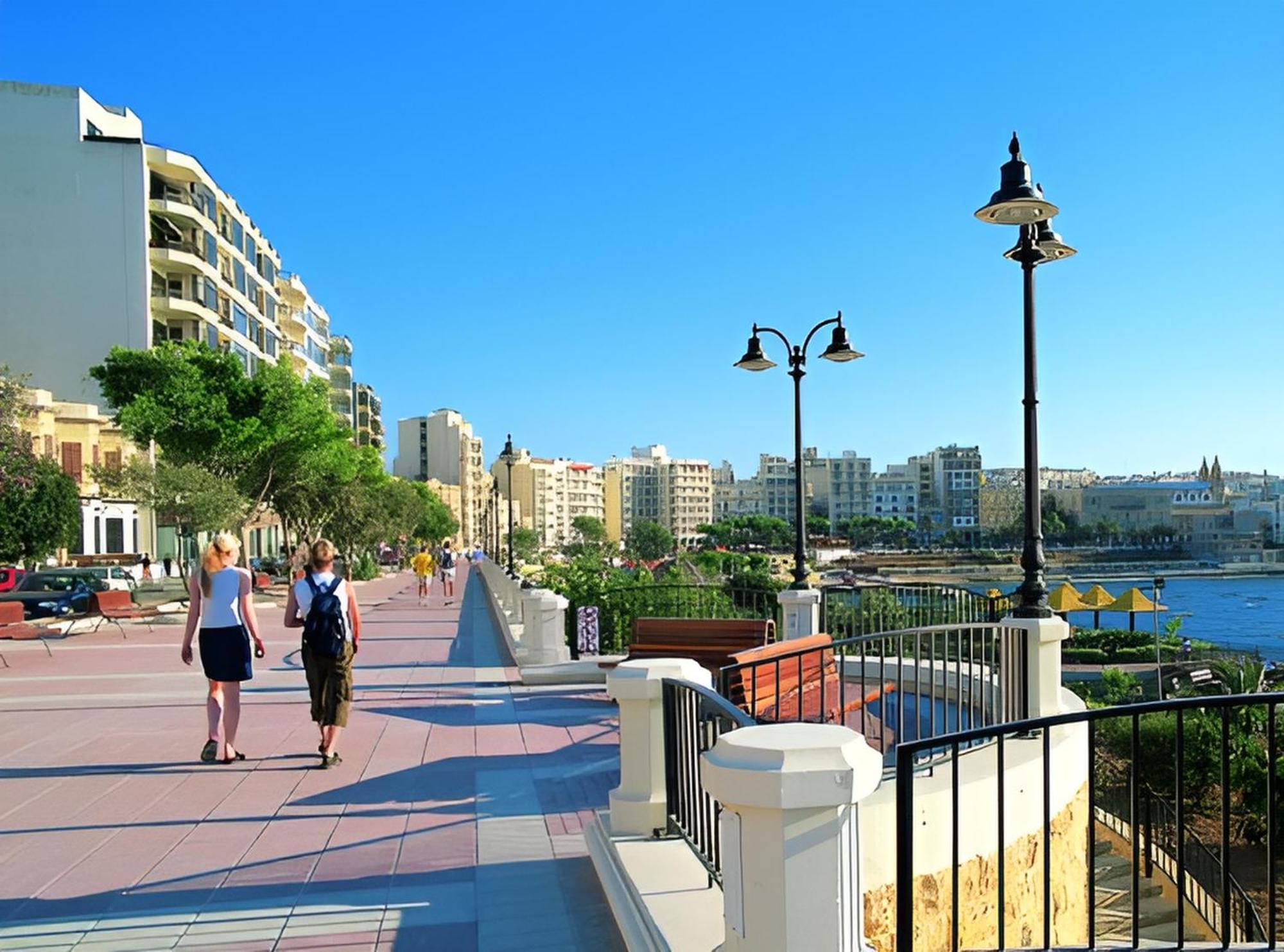 Stylish Penthouse Rooftop Hot Tub Harbour Views Apartment Sliema
